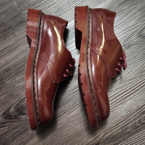 Dr. Martens Made In England mono oxblood red patent leather 1461 3-eye women's 8 - Picture 7 of 12